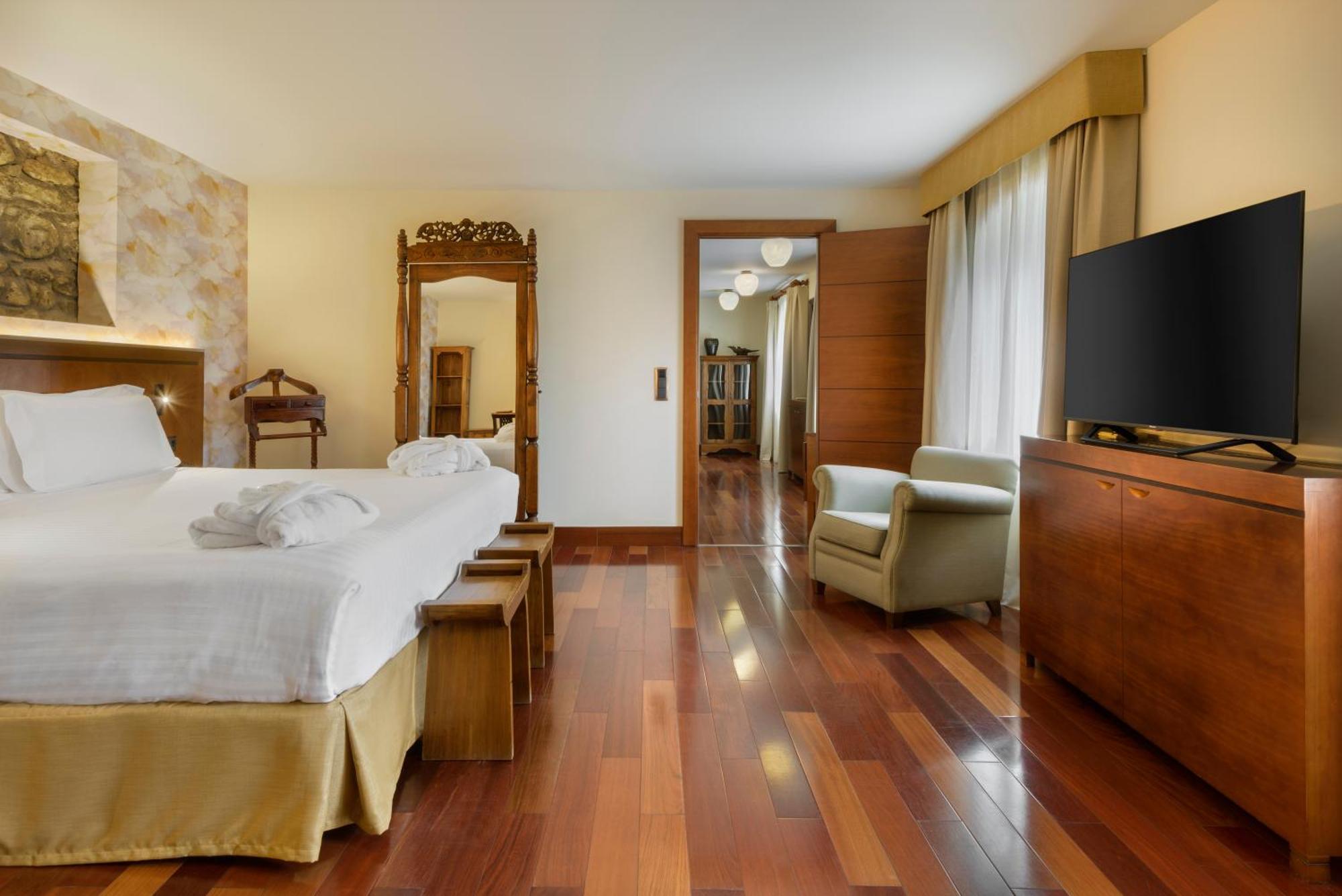 Hotel & Spa Monasterio De Больтанья Екстер'єр фото Suite